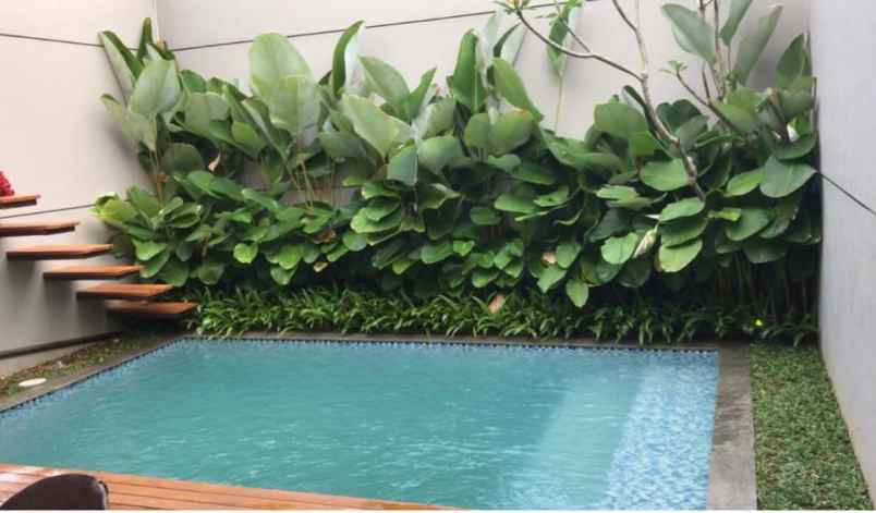 rumah full furnished mewah di clover hills residence