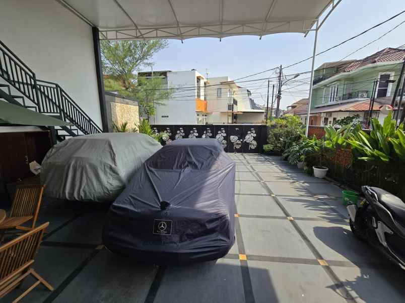 rumah hook pinggir jalan duren sawit cocok usaha 3 5m