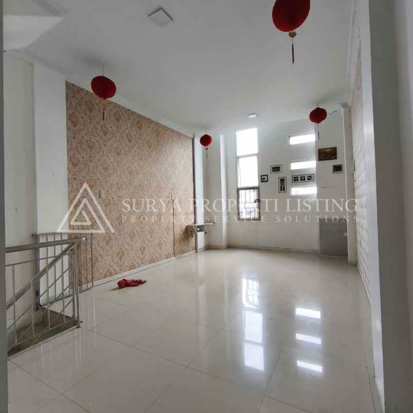 rumah jalan kapten sumarsono sunggal