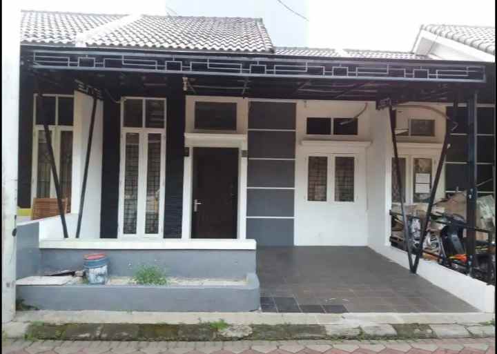 rumah jalan raya cadas tangerang