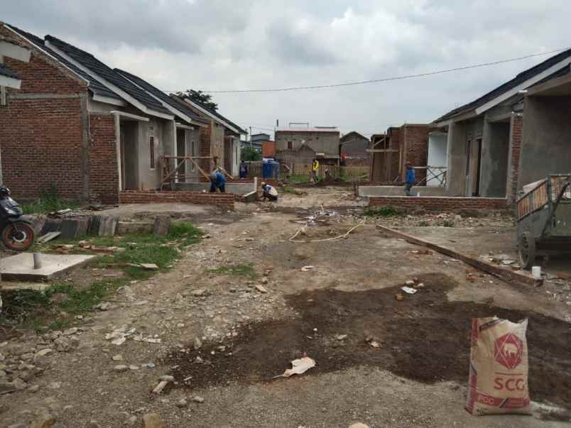 rumah jl katapang andir