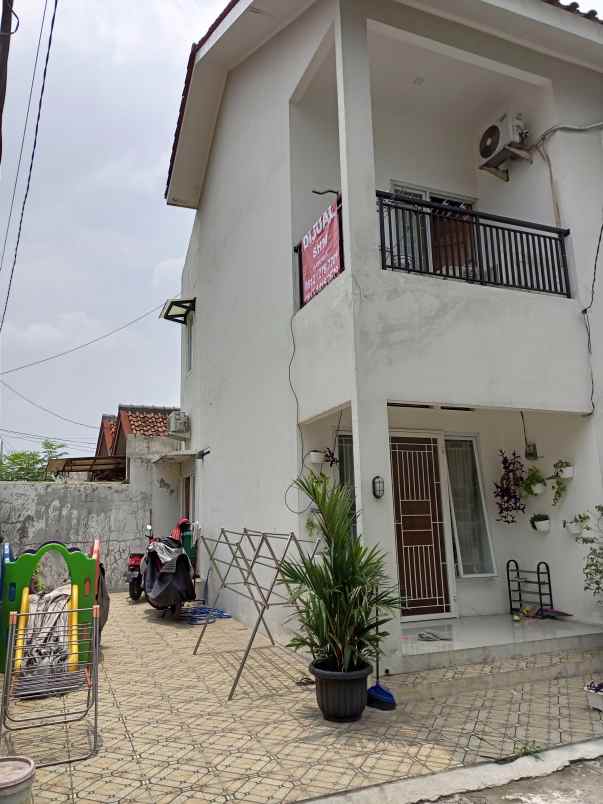 Rumah 2 Lantai Siap Huni Di Pondokgede Bekasi