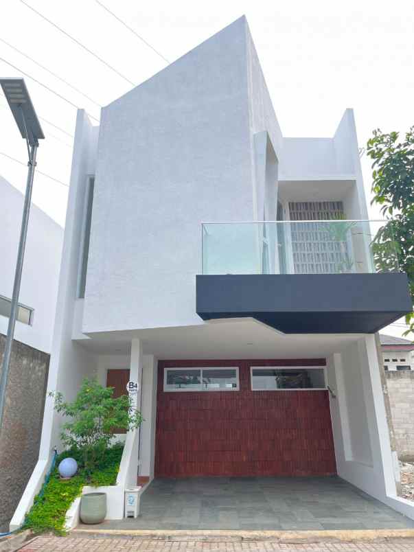 rumah jl merpati raya sawah lama