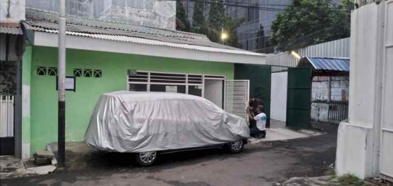 Rumah Lama Masuk Mobil Belakang Hotel Sari Pacific Jakarta