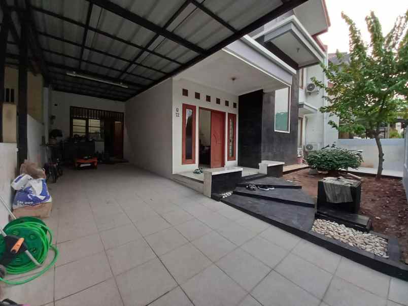 rumah kemang pratama bekasi jawa