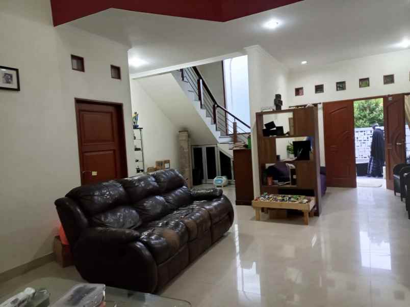 rumah kemang pratama bekasi jawa