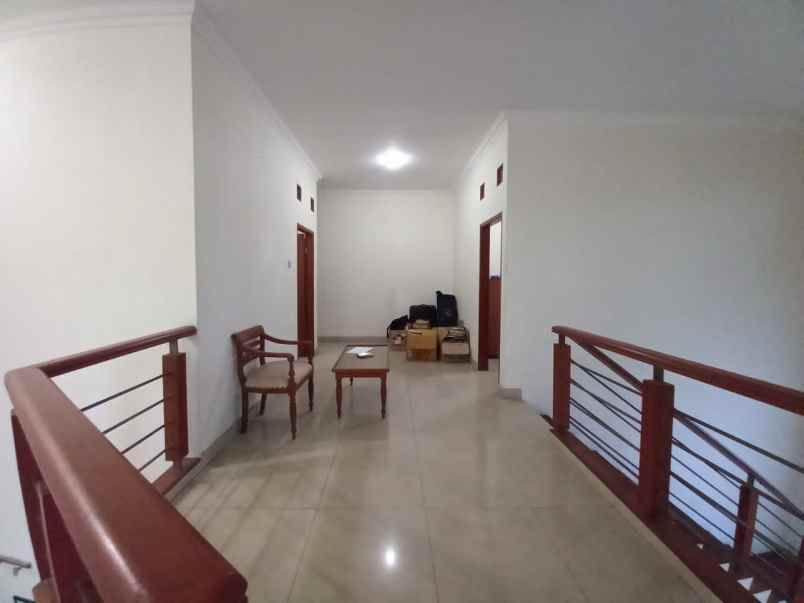 rumah kemang pratama bekasi jawa