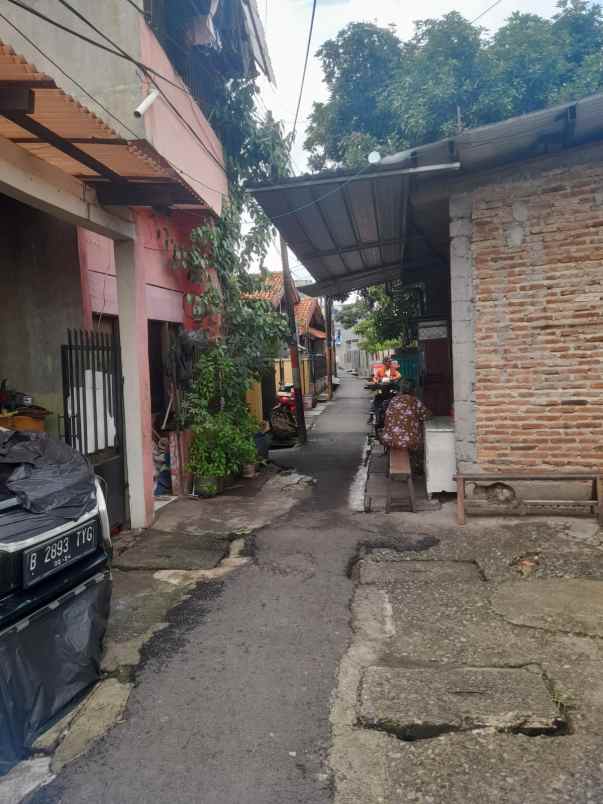 rumah kos kosan 13 kamar di cawang jaktim dekat uki