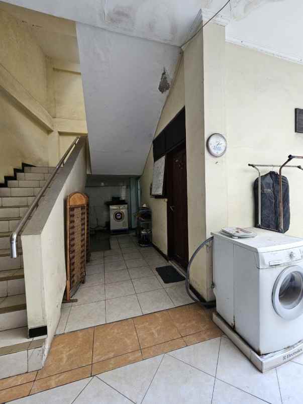 rumah kos siwalankerto strategis aktif furnished
