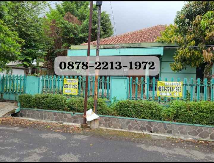 rumah lama bagus untuk kantor atau ruang usaha