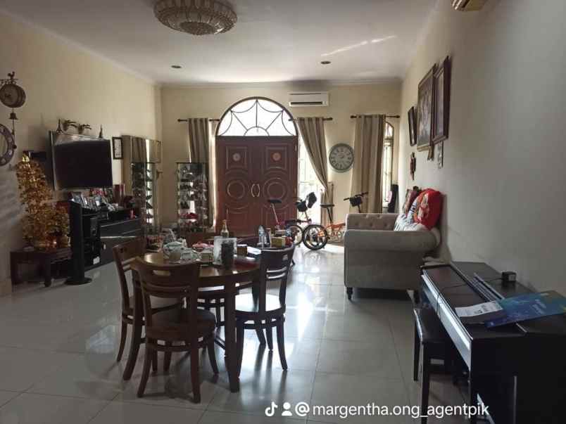 rumah layar mediterania kano pik hadap utara