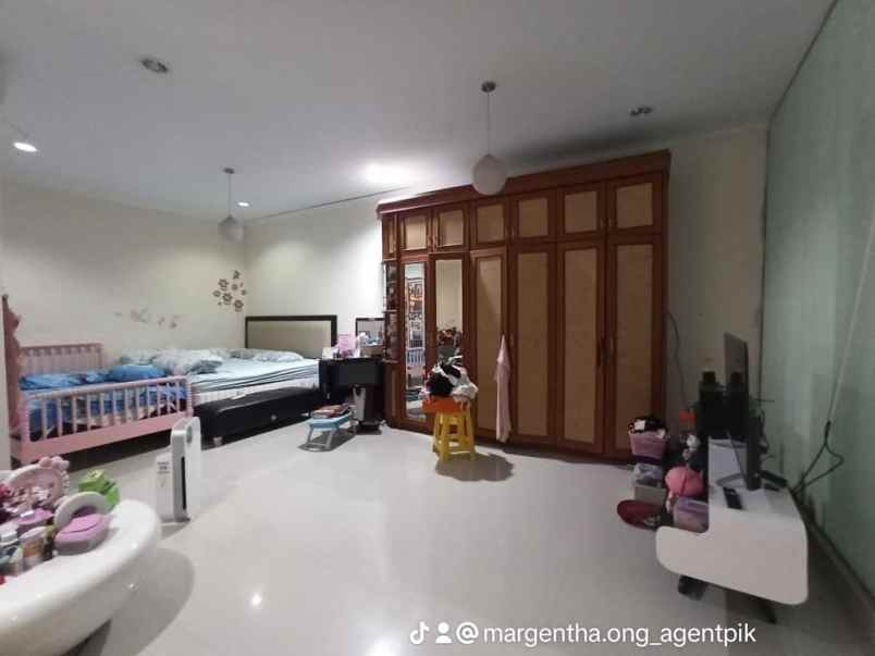 rumah layar mediterania kano pik hadap utara