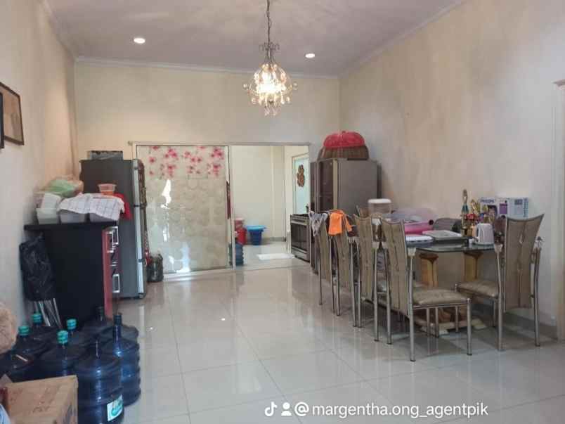 rumah layar mediterania kano pik hadap utara