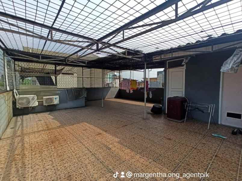 rumah layar mediterania kano pik hadap utara