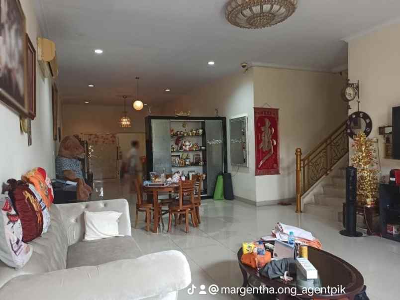 rumah layar mediterania kano pik hadap utara