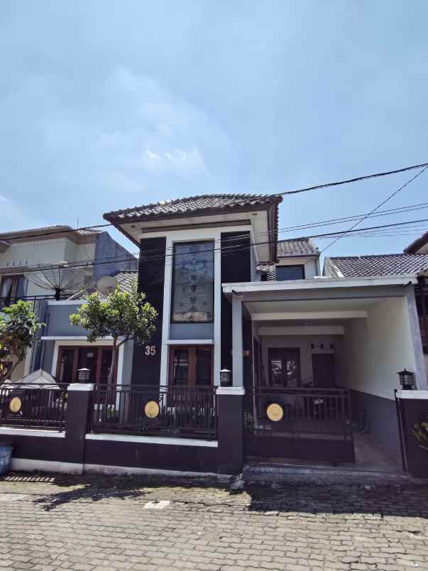 rumah luas aman cluster one gate akses jalan besar tol