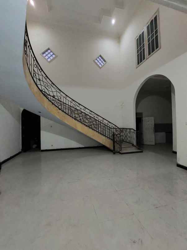 rumah luas dan mewah daerah singosari malang