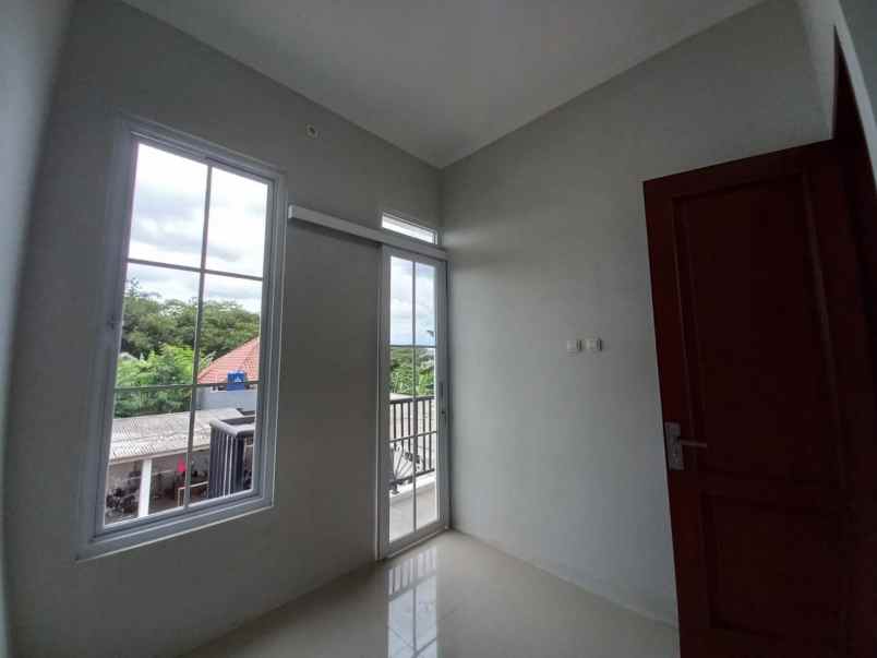 rumah luxury 2 lantai siap huni