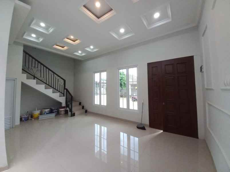 rumah luxury 2 lantai siap huni