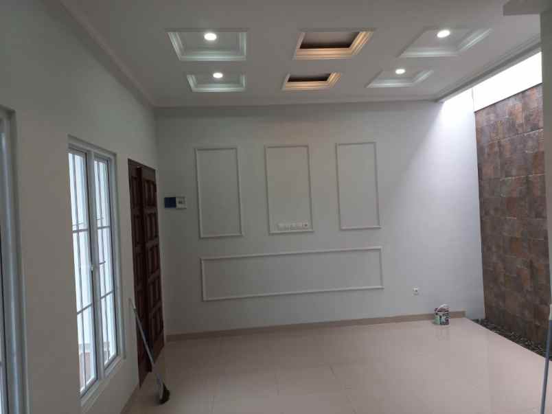 rumah luxury 2 lantai siap huni