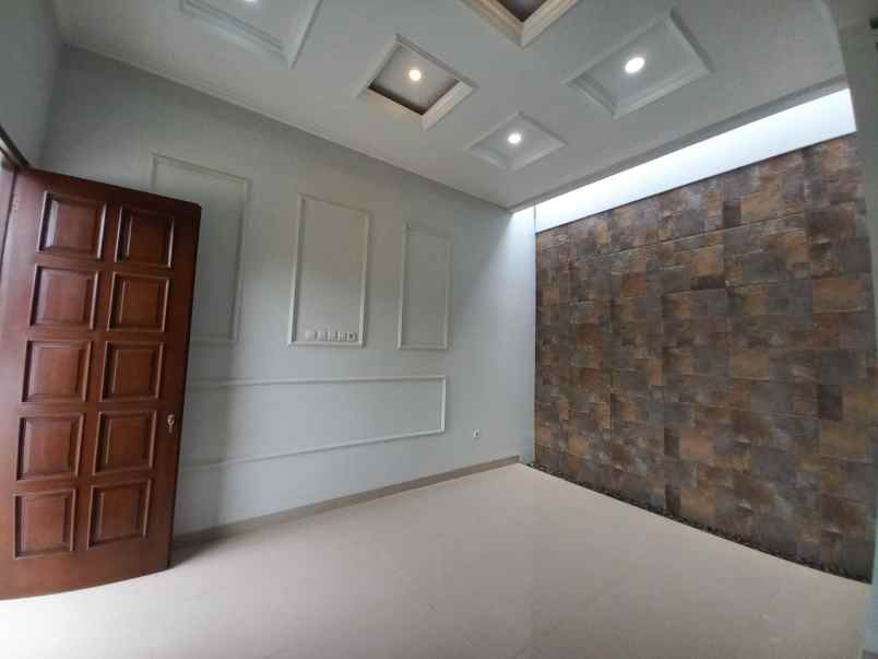 rumah luxury 2 lantai siap huni