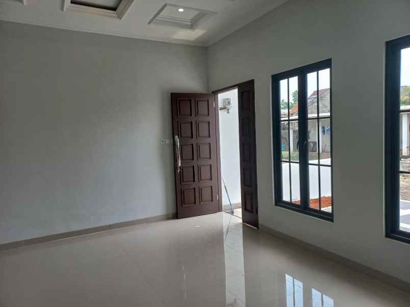 rumah luxury 2 lantai siap huni