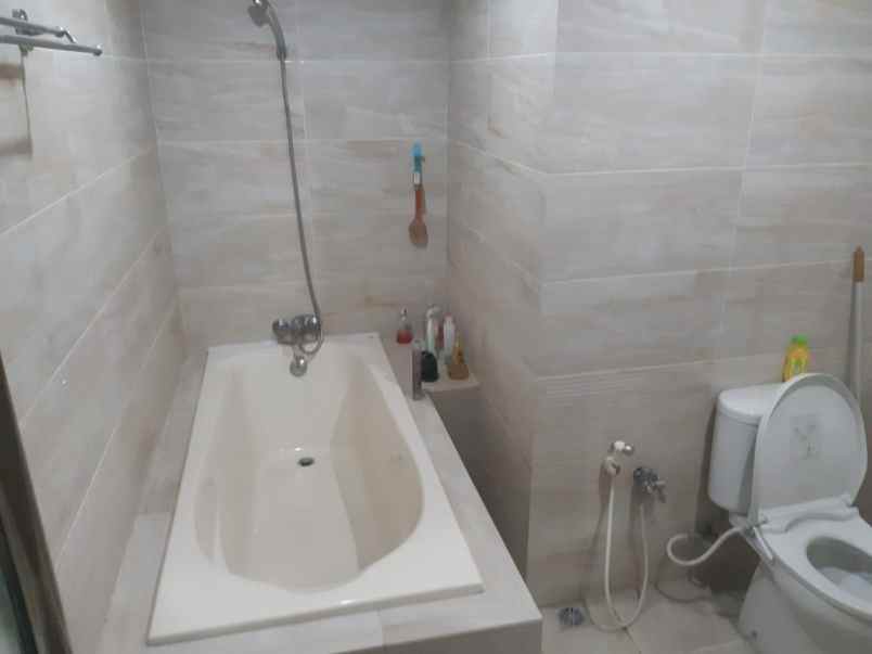 rumah manyar tirtomoyo strategis row 3 mobil