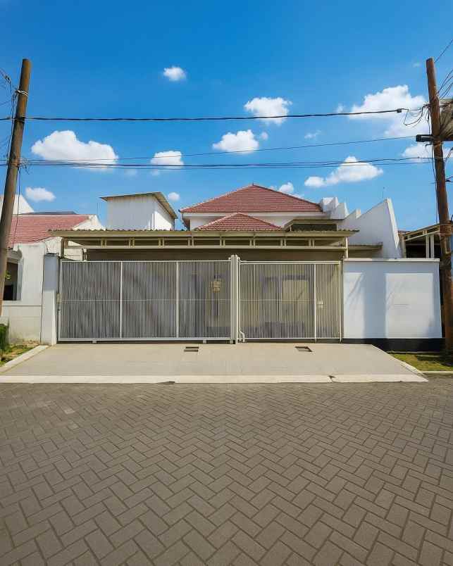 rumah manyar tirtomoyo strategis row jalan 3 mobil