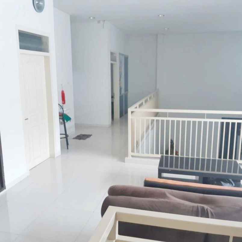 rumah manyar tirtomoyo strategis row jalan 3 mobil