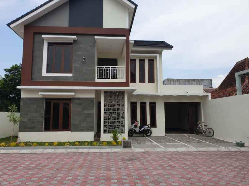 Rumah Mewah 2 Lantai Di Purwomartani Kalasan