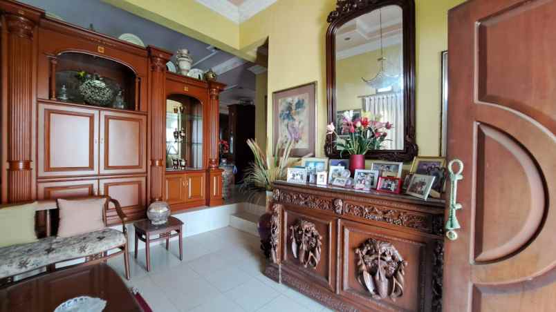 rumah mewah 2 lantai siap huni