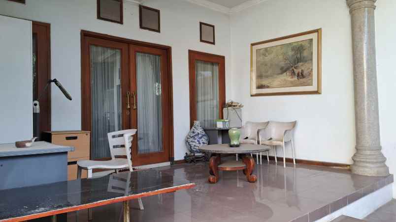 rumah mewah 2 lantai siap huni