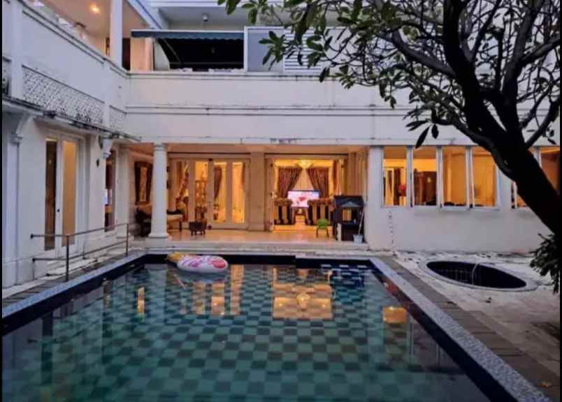 rumah mewah 800m duren sawit kolam renang langka