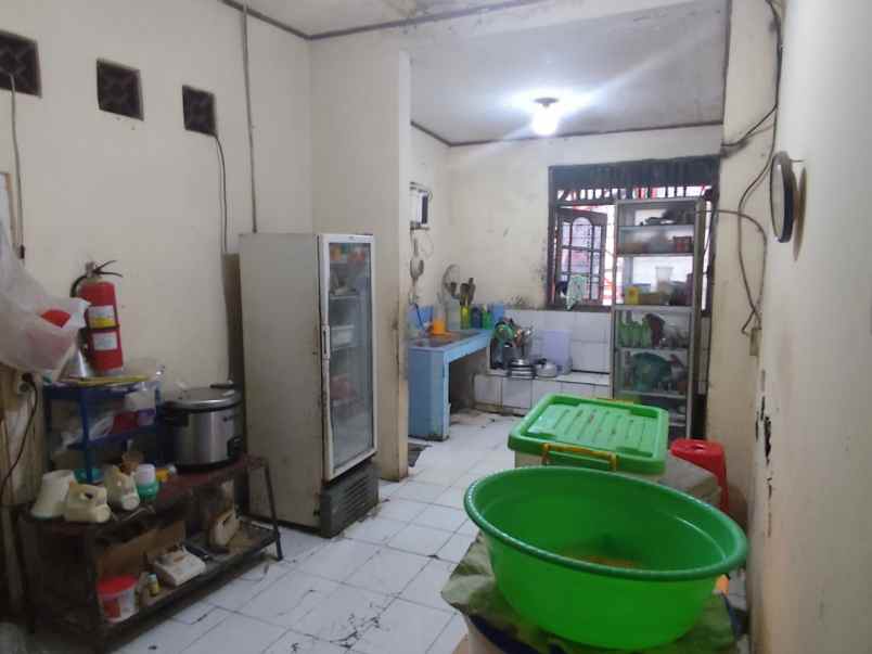 rumah mewah baru kebon baru 3kt 4km halaman luas shm