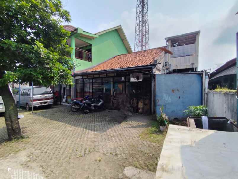 rumah mewah baru kebon baru 3kt 4km halaman luas shm