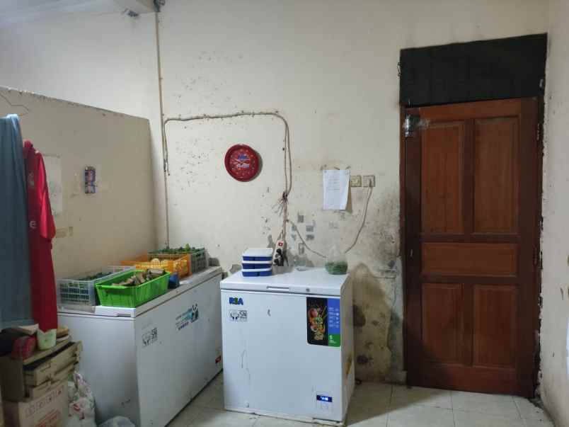 rumah mewah baru kebon baru 3kt 4km halaman luas shm