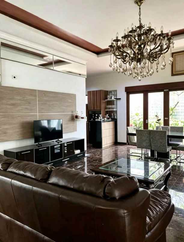 rumah mewah graha estetika semarang