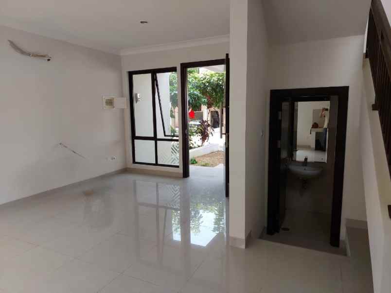 rumah mewah siap huni di podomoro park bandung