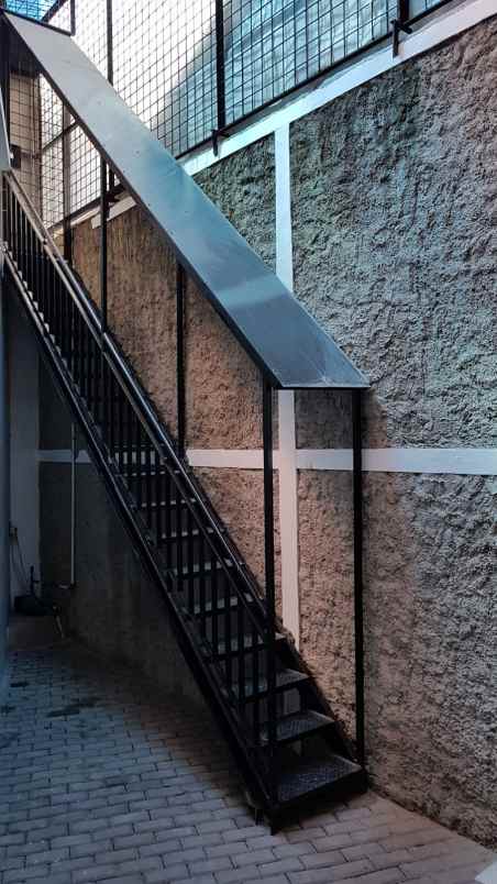 rumah minimalis di malaka country estate jakarta timur