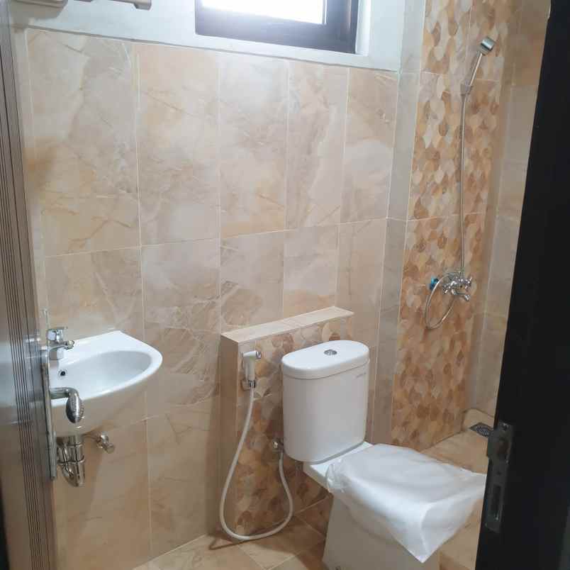 rumah pejaten jakarta selatan