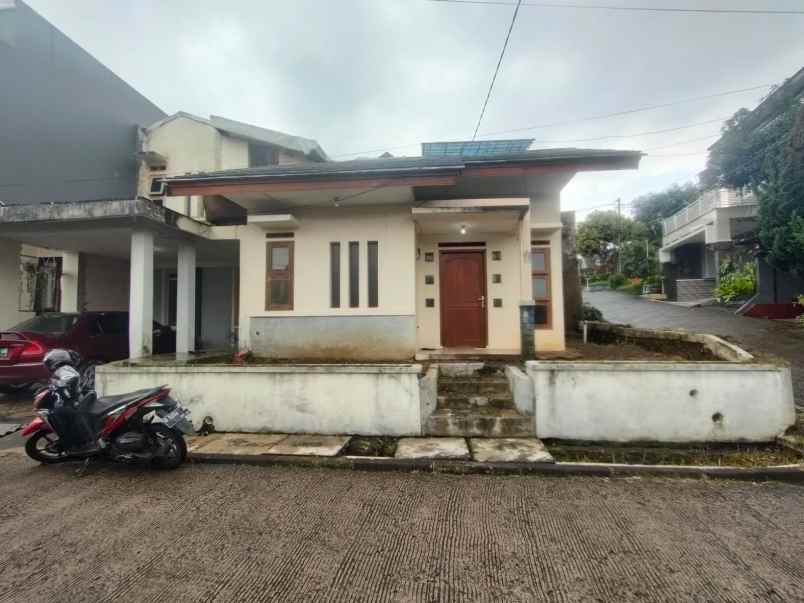 rumah perumahan selaras alam sariwangi hook