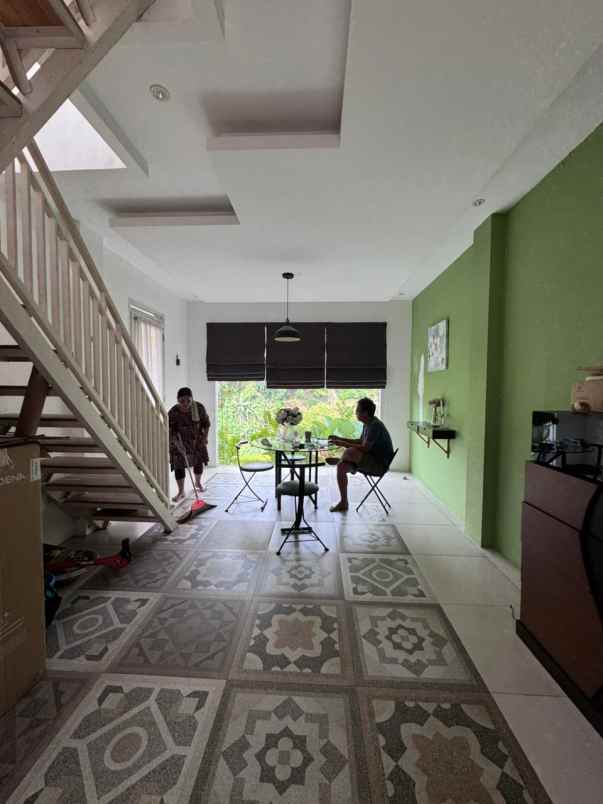 rumah royal view residence