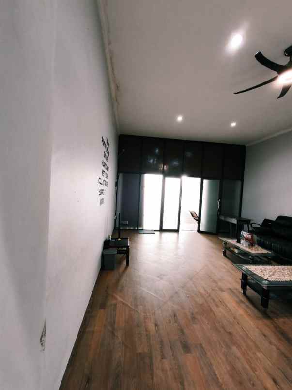 rumah ruko pinggir jalan utama cipayung jakarta timur