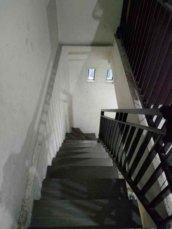 rumah ruko pinggir jalan utama cipayung jakarta timur