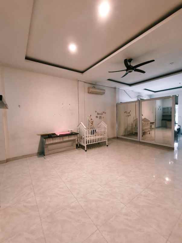 rumah ruko pinggir jalan utama cipayung jakarta timur
