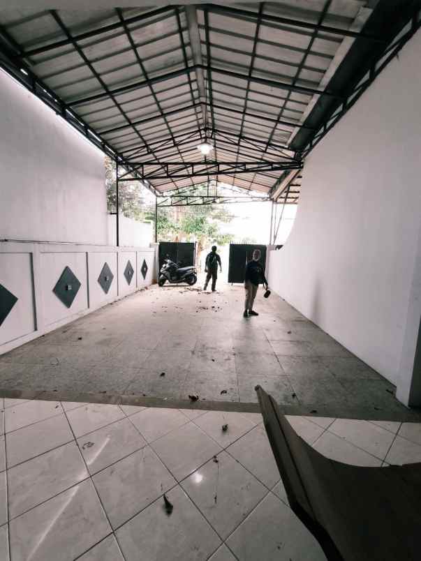 rumah ruko pinggir jalan utama cipayung jakarta timur