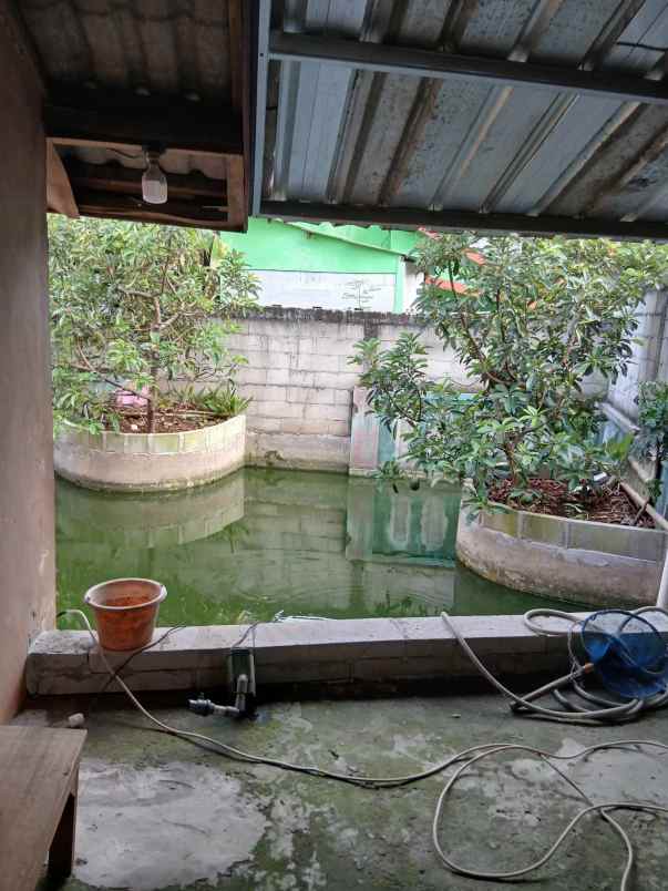 rumah second lokasi sangat strategis di depok