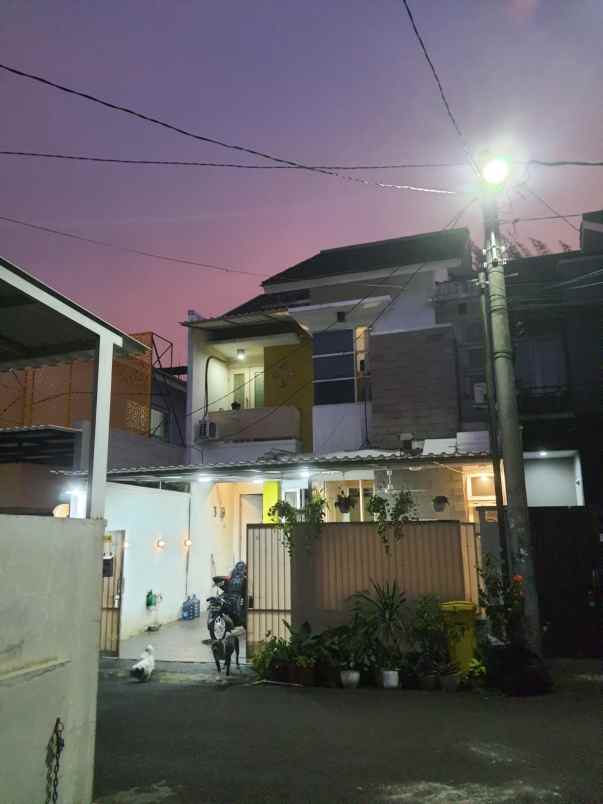 rumah second siap huni di ciganjur jakarta selatan
