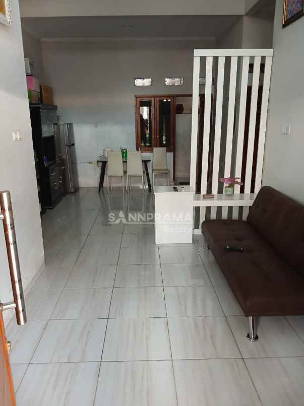 rumah second siap huni di mampang depok