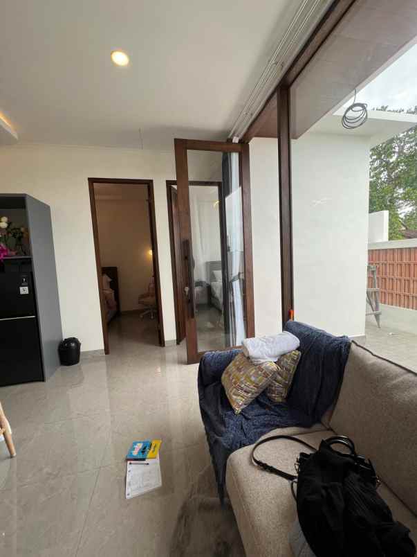 rumah semi villa di bali